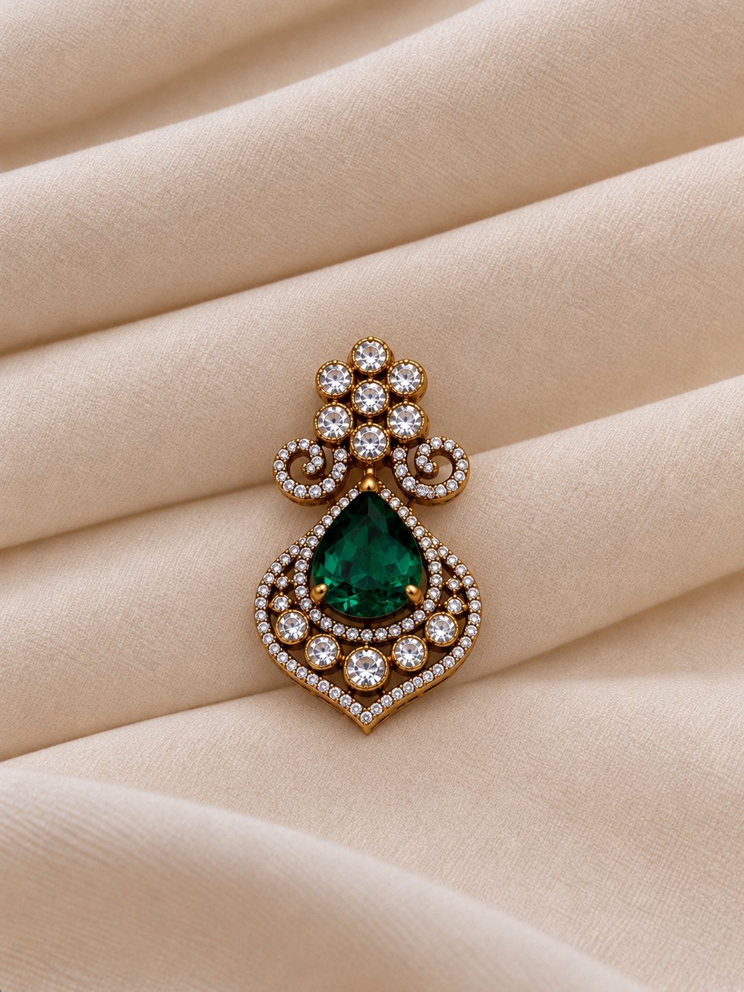 Aaradhya Emerald Moissanite Pendant Set, photo 2