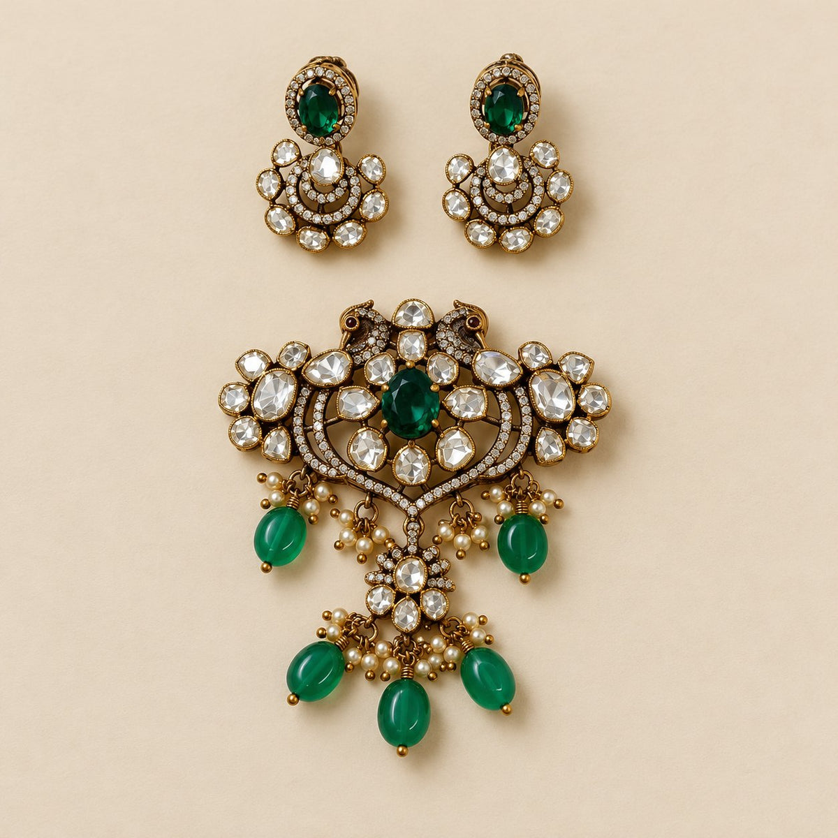 Dvaya Mayura Emerald Kundan Pendant Set, photo 1