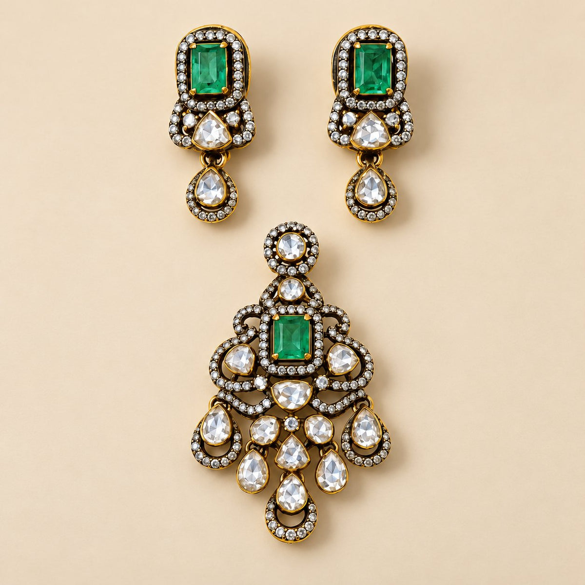 Emerald Rajsi Kundan Pendant Set, photo 1