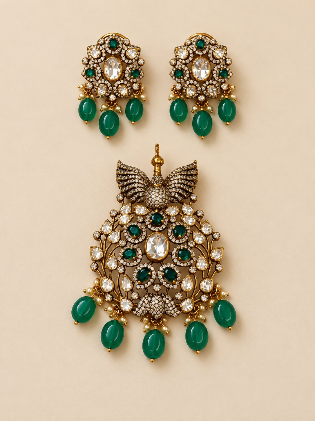 Garuda Vaibhavi Emerald Kundan Pendant Set, photo 1