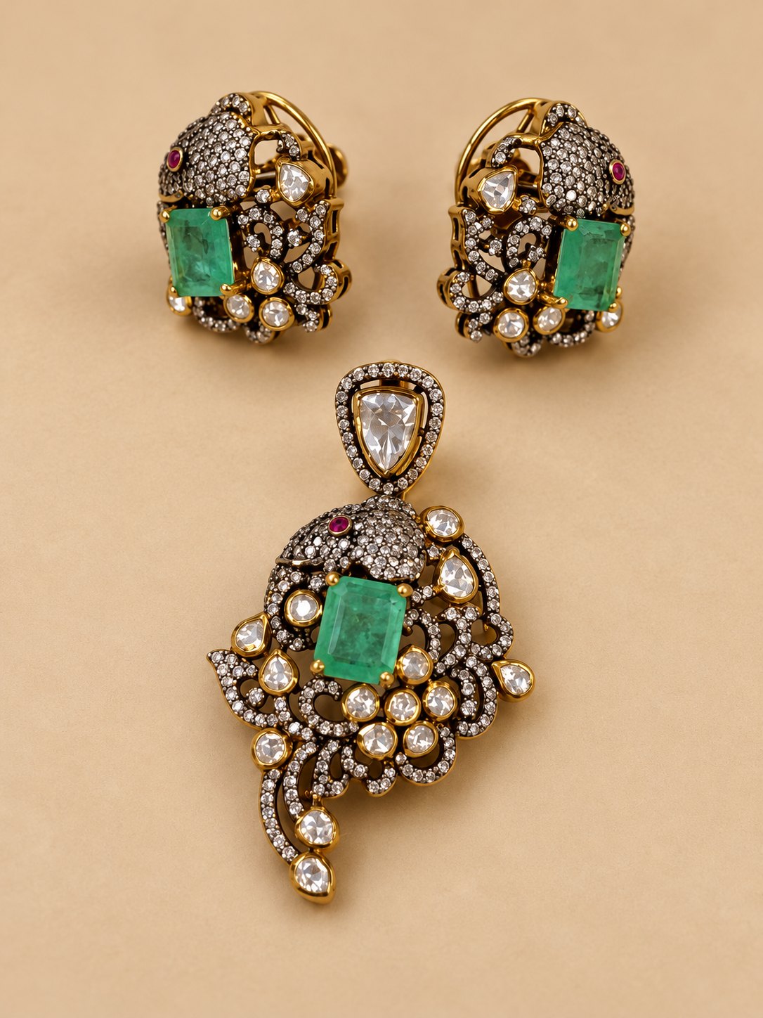 Mayurika Emerald Kundan Pendant Set, photo 1