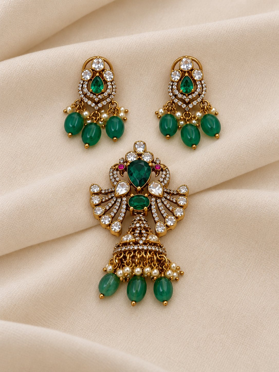 Mrinalini Emerald Moissanite Pendant Set, photo 1