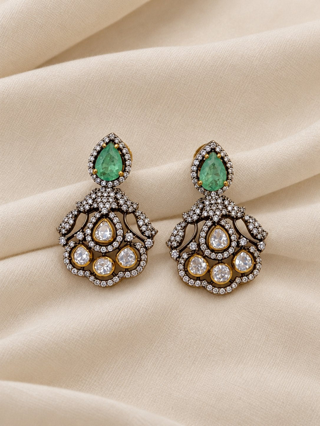 Saumya Panna Moissanite Necklace & Earrings Set, photo 4