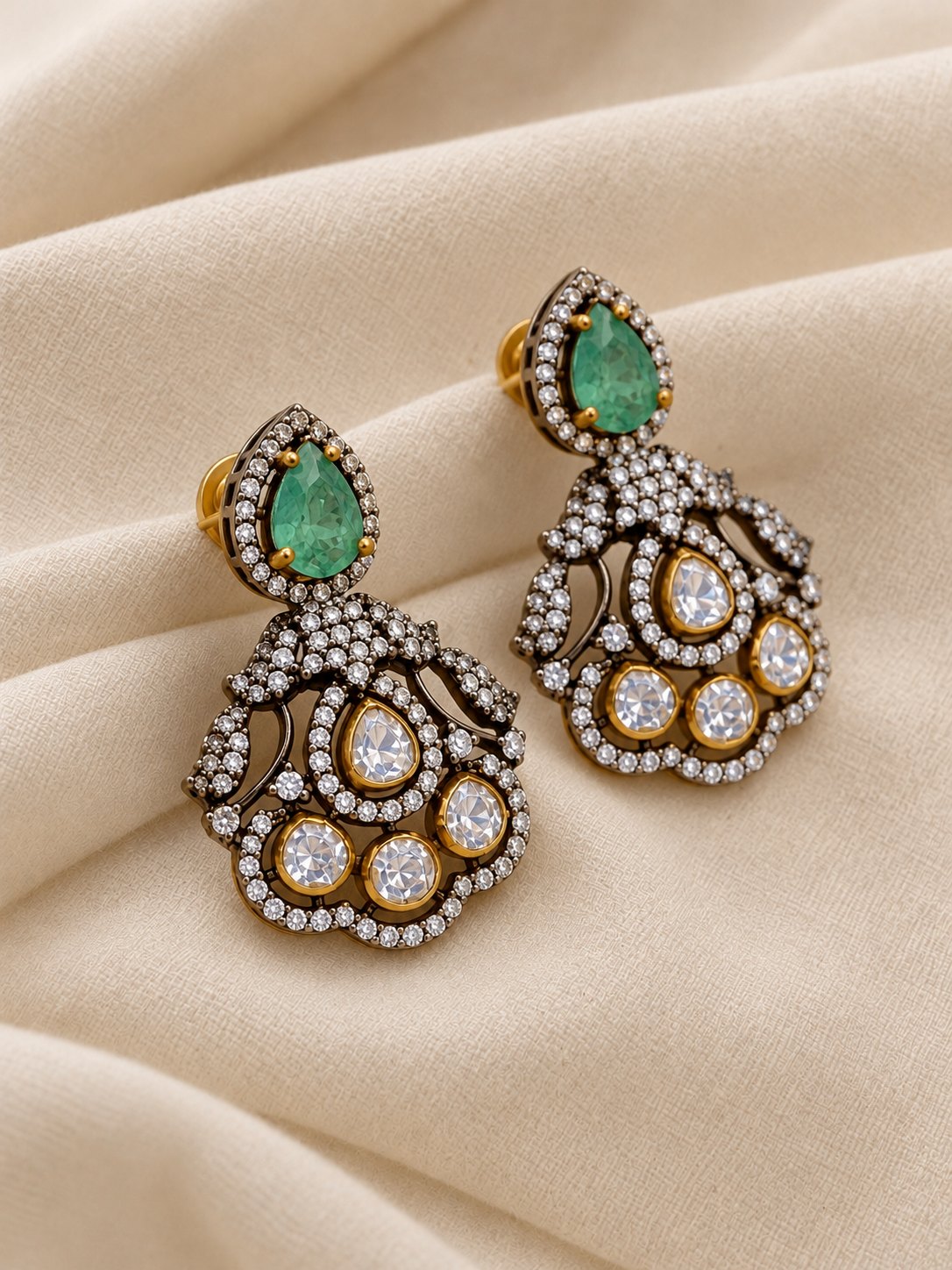 Saumya Panna Moissanite Necklace & Earrings Set, photo 5