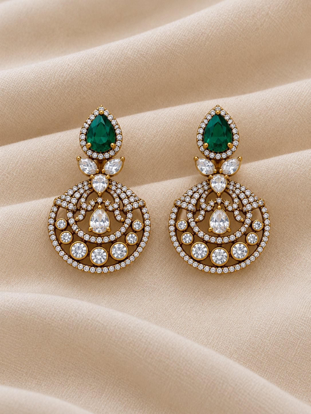 Shikhandini Emerald Moissanite Pendant Set, photo 2