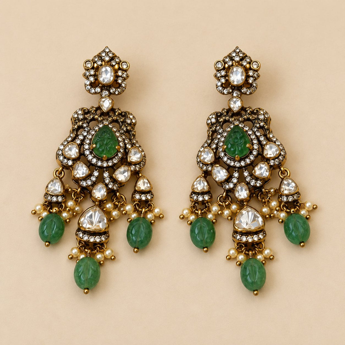 Vaidurya Carved Green Kundan Pendant Set, photo 2