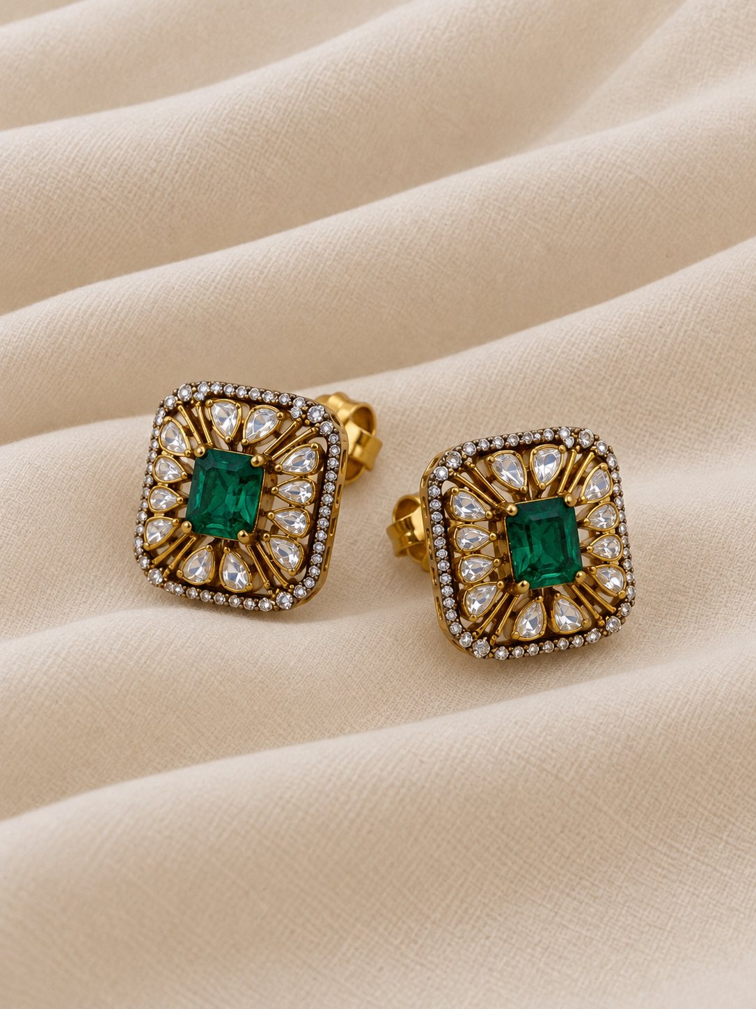 Vaidurya Emerald Moissanite Hara & Earrings Set, photo 4