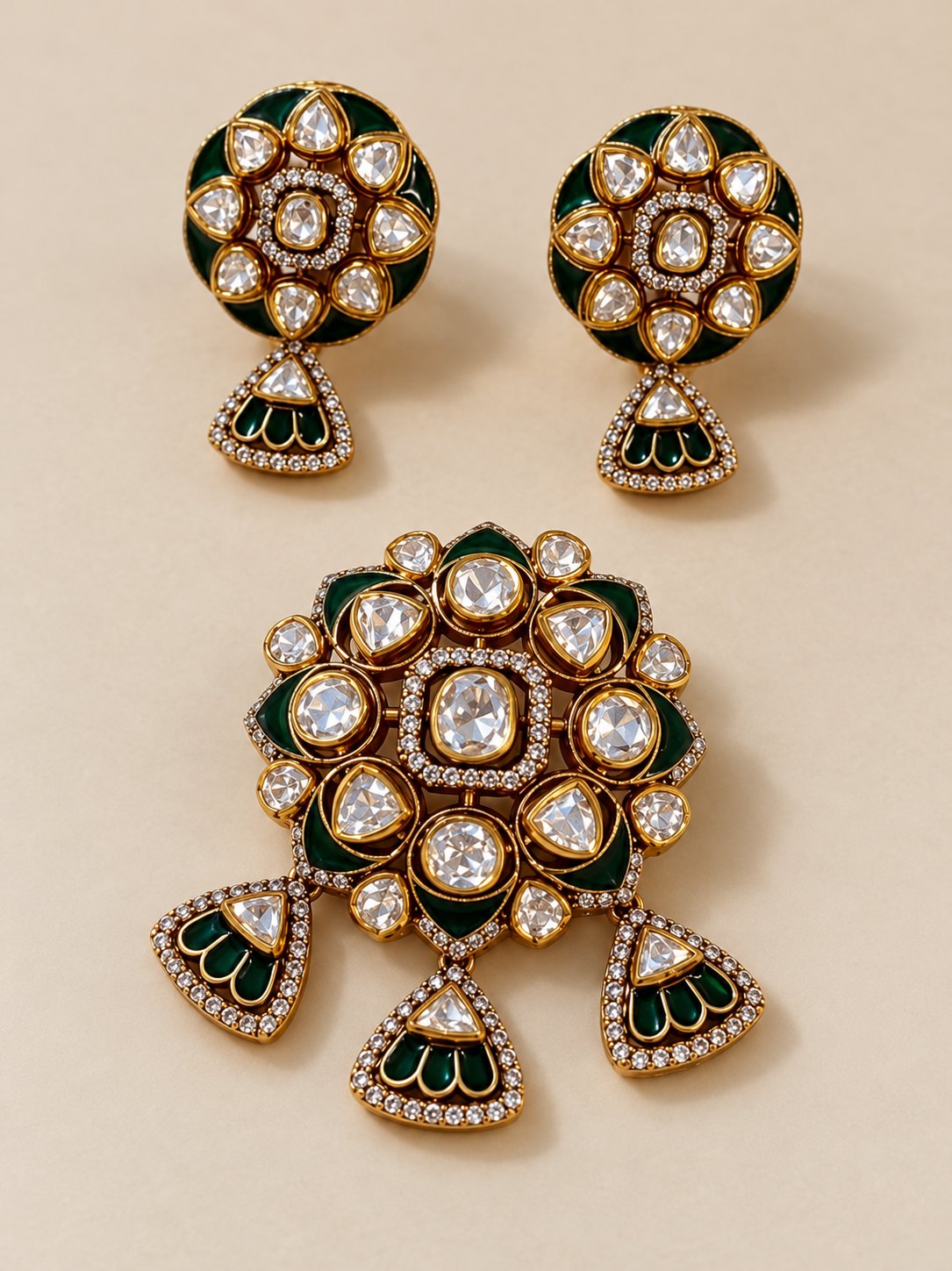 Varnali Emerald Meenakari Kundan Pendant Set, photo 1